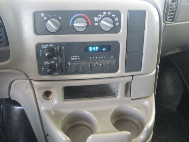 Chevrolet Astro 2001 photo 1