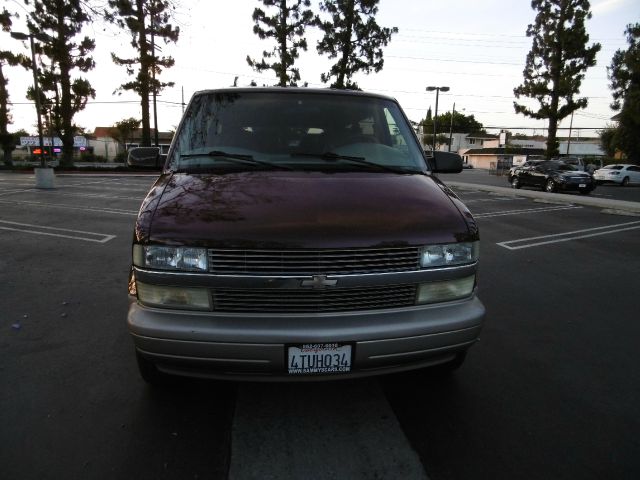 Chevrolet Astro 2001 photo 3