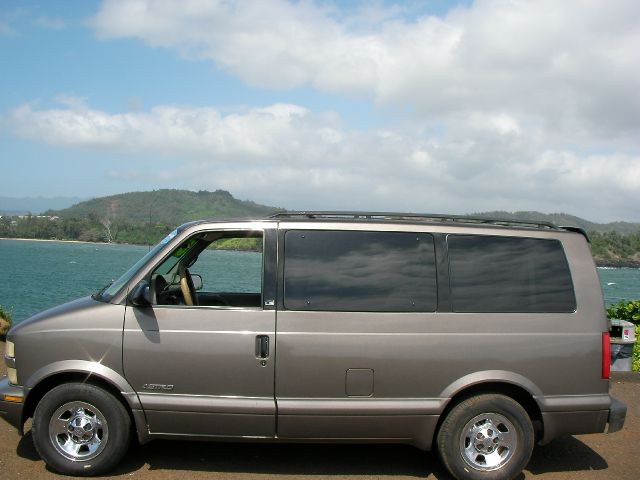 Chevrolet Astro 2001 photo 1