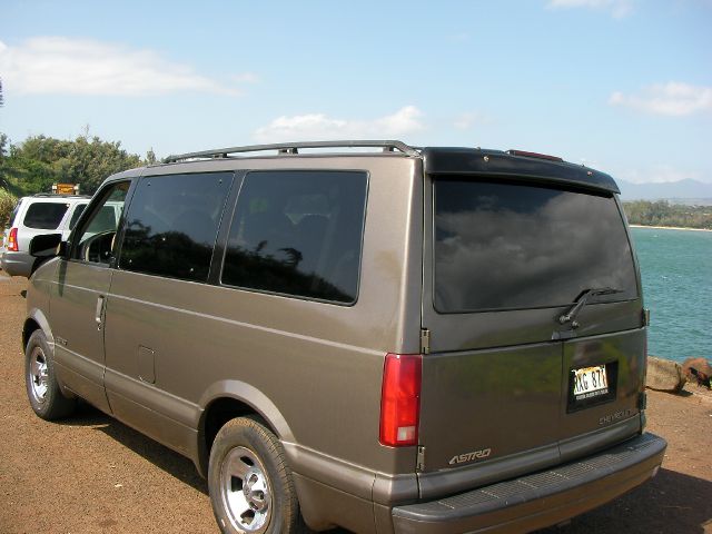 Chevrolet Astro 2001 photo 4