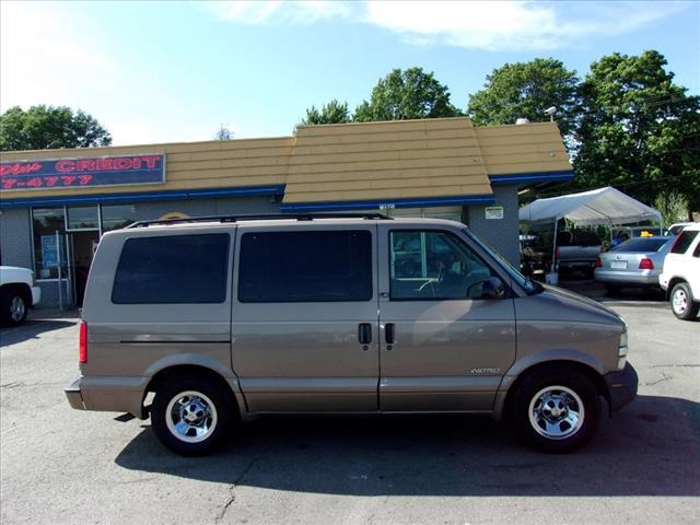 Chevrolet Astro 2002 photo 2