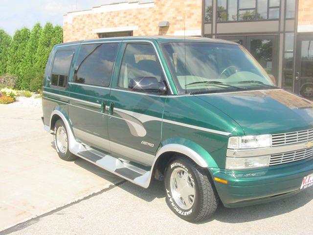 Chevrolet Astro 2002 photo 4