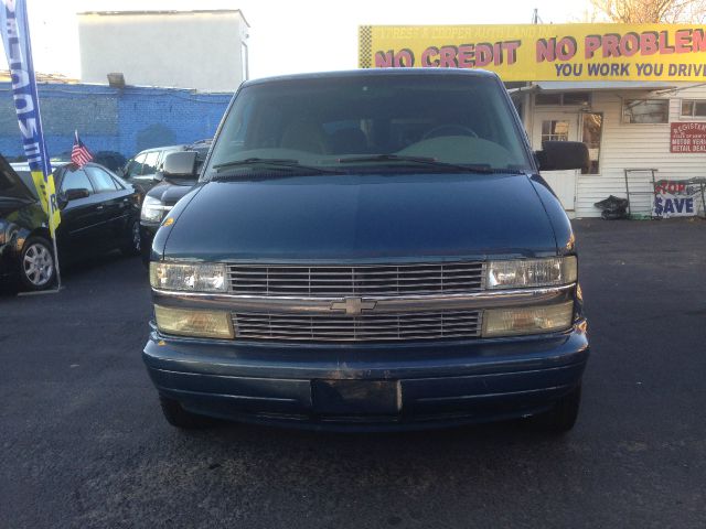 Chevrolet Astro 2002 photo 1