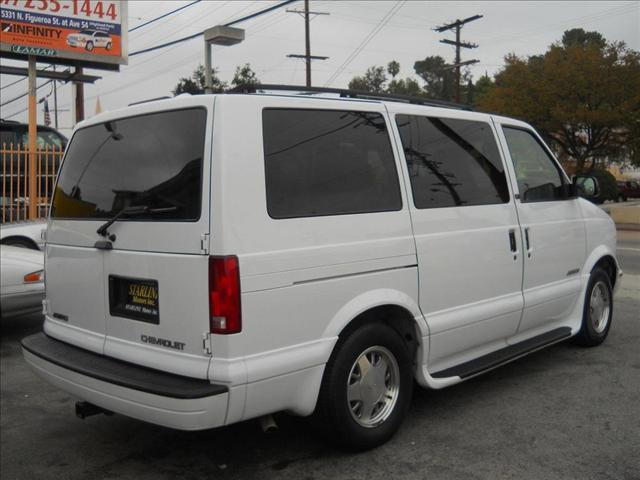 Chevrolet Astro 2002 photo 2