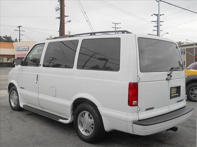 Chevrolet Astro 2002 photo 3