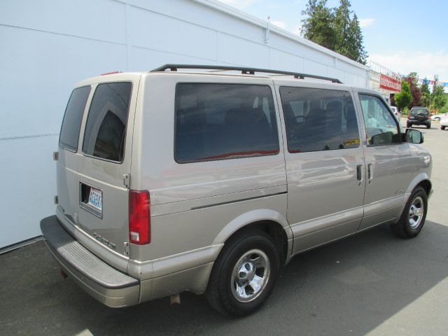 Chevrolet Astro 2002 photo 1