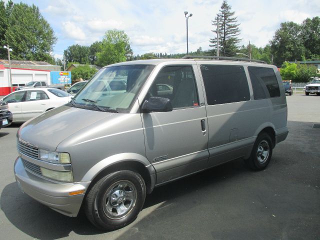 Chevrolet Astro 2002 photo 3