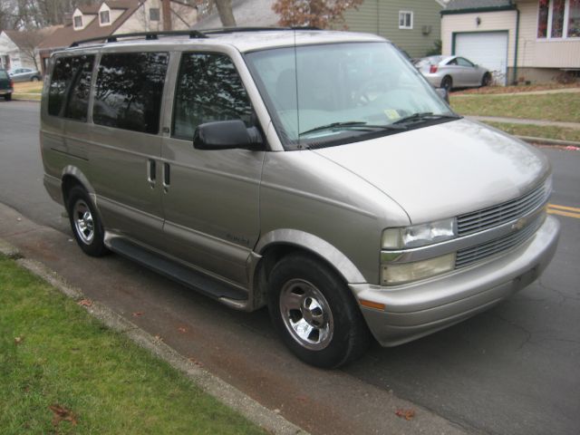 Chevrolet Astro 2002 photo 2