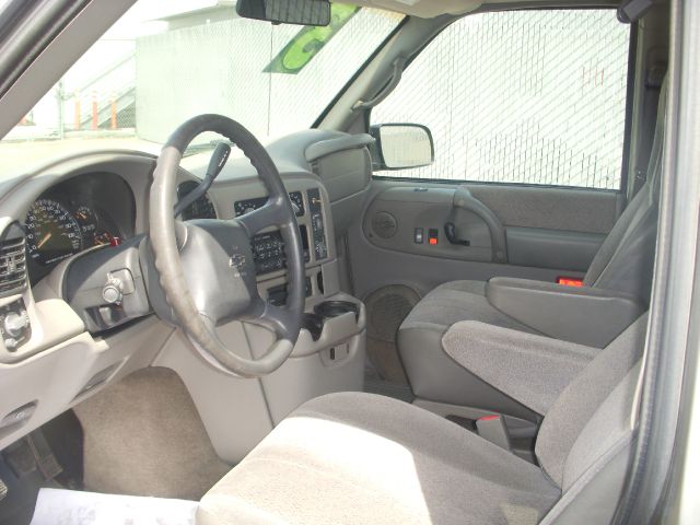 Chevrolet Astro 2003 photo 3