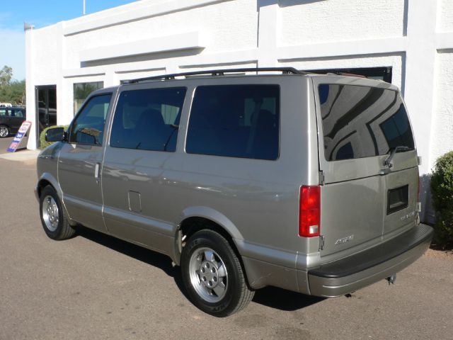 Chevrolet Astro 2003 photo 3