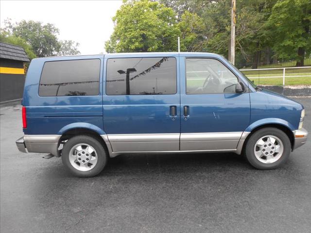 Chevrolet Astro 2003 photo 1