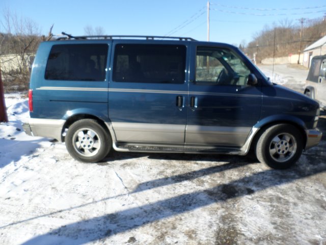 Chevrolet Astro 2003 photo 2