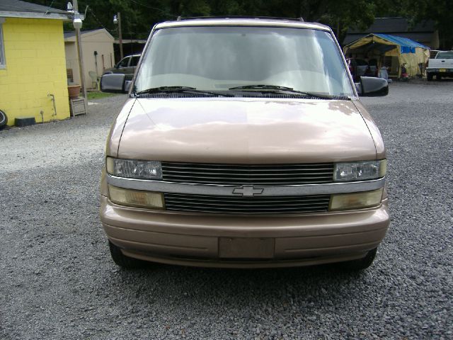 Chevrolet Astro 2003 photo 3