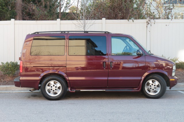 Chevrolet Astro 2003 photo 1