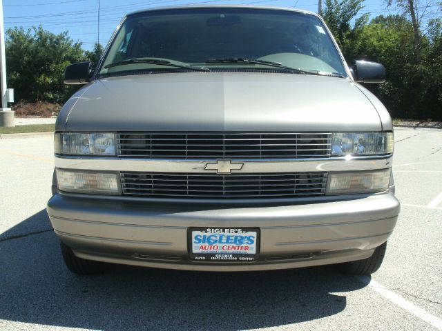 Chevrolet Astro 2003 photo 0