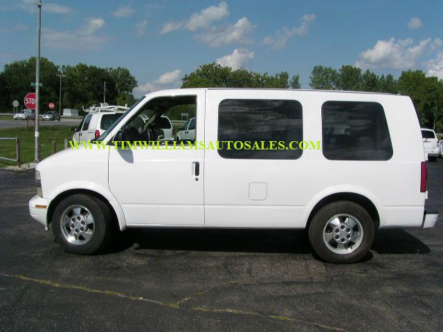 Chevrolet Astro 2003 photo 3