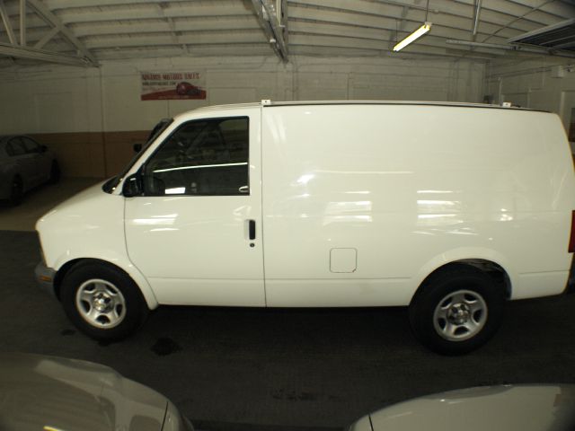 Chevrolet Astro 2004 photo 1