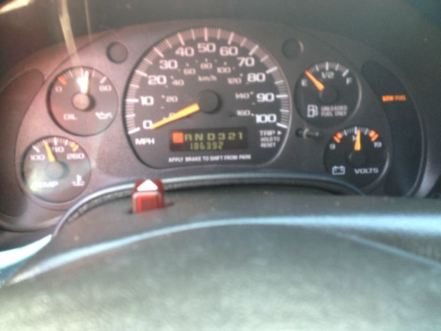 Chevrolet Astro 2004 photo 2