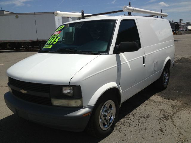 Chevrolet Astro 2004 photo 3