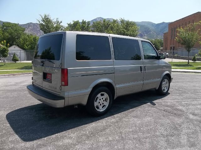 Chevrolet Astro 2004 photo 2