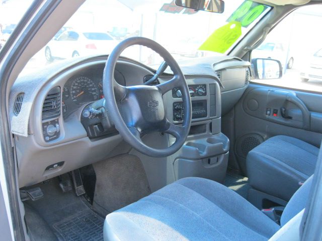 Chevrolet Astro 2004 photo 4