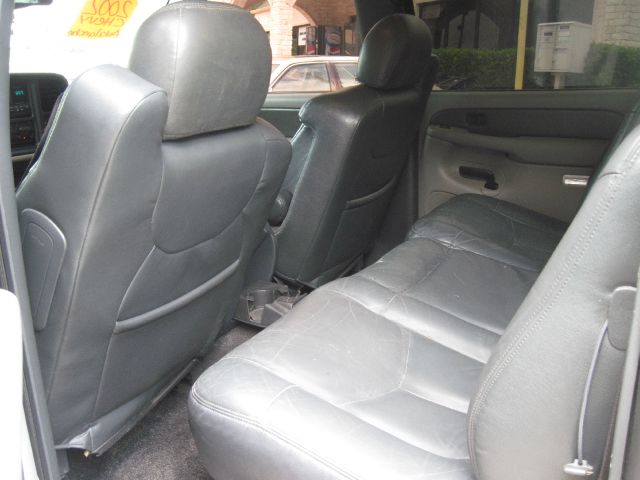 Chevrolet Avalanche C350 4dr Sdn 3.5L Sport RWD Sedan Pickup Truck