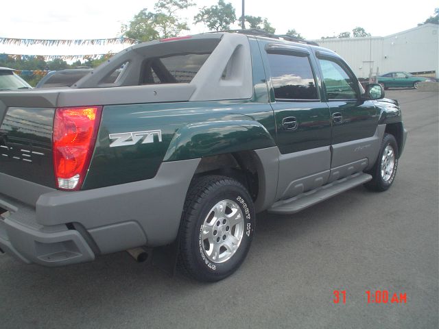 Chevrolet Avalanche 2002 photo 2
