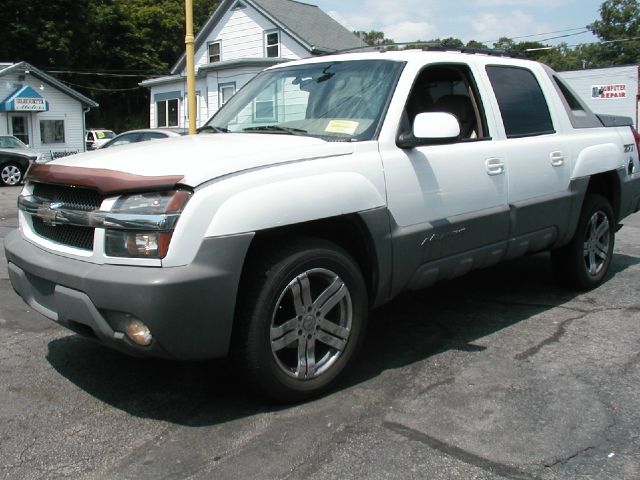 Chevrolet Avalanche C350 4dr Sdn 3.5L Sport RWD Sedan Pickup Truck
