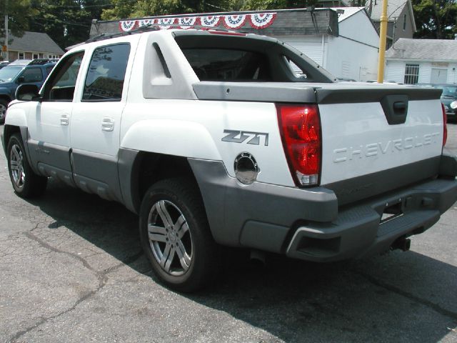 Chevrolet Avalanche 2002 photo 1