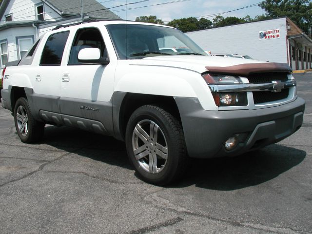 Chevrolet Avalanche 2002 photo 2