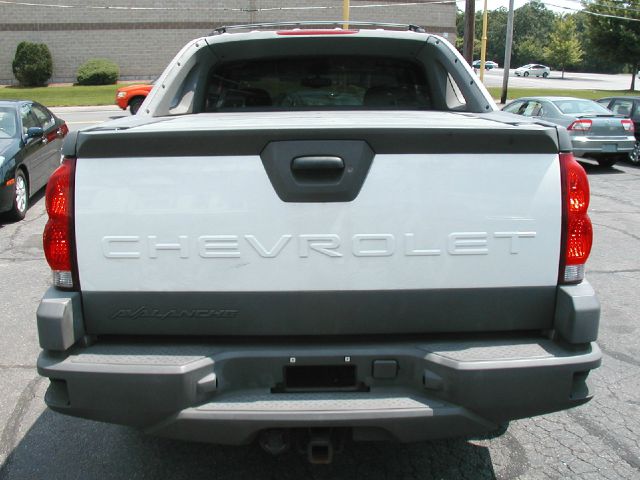 Chevrolet Avalanche 2002 photo 3