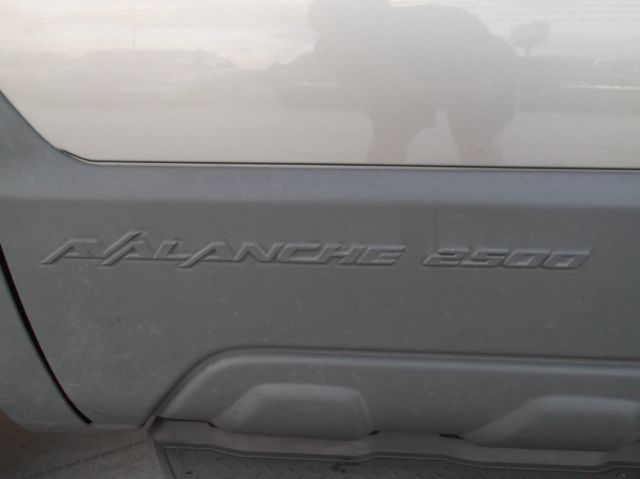 Chevrolet Avalanche 2002 photo 1