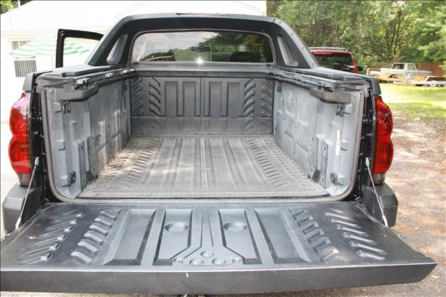 Chevrolet Avalanche 2002 photo 3