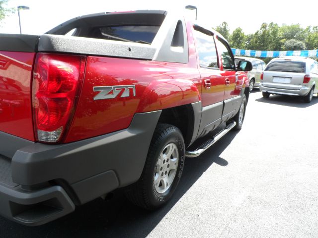 Chevrolet Avalanche 2002 photo 2