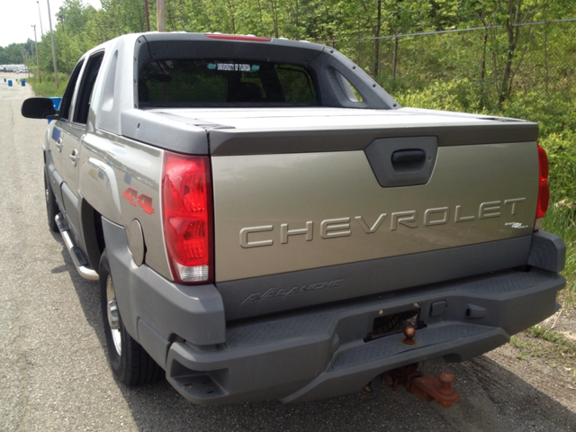 Chevrolet Avalanche 2002 photo 2