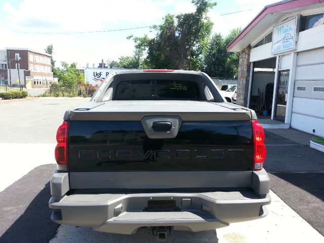 Chevrolet Avalanche 2002 photo 3
