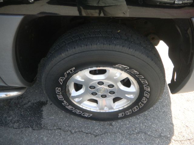 Chevrolet Avalanche C350 4dr Sdn 3.5L Sport RWD Sedan Pickup Truck