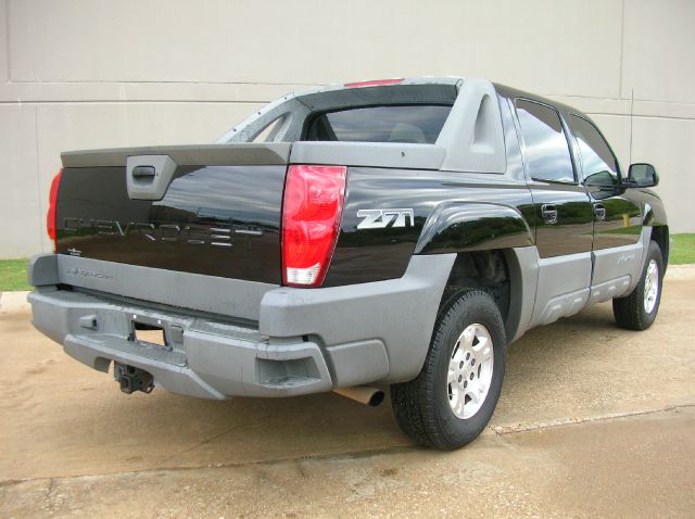 Chevrolet Avalanche 2002 photo 2