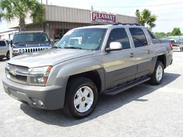 Chevrolet Avalanche 2002 photo 2
