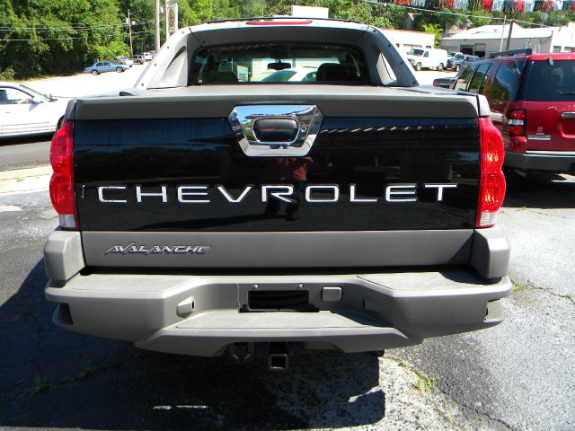Chevrolet Avalanche 2002 photo 3