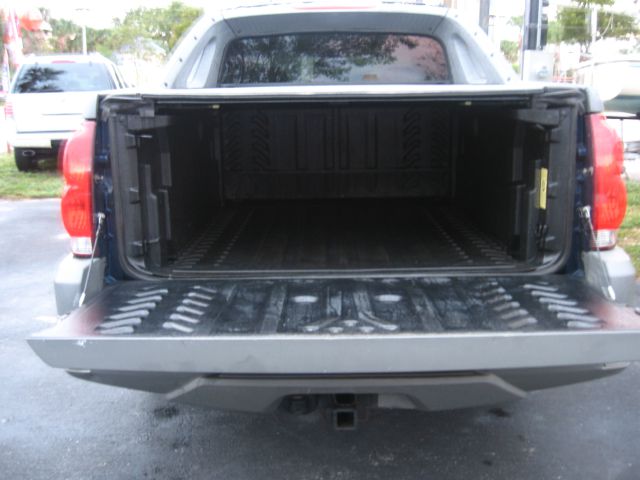 Chevrolet Avalanche 2002 photo 3