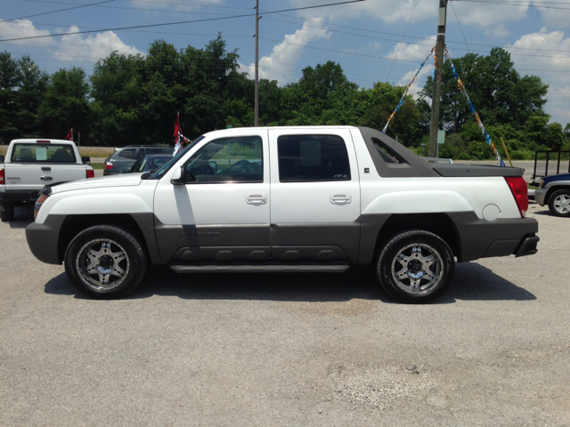 Chevrolet Avalanche 2002 photo 2