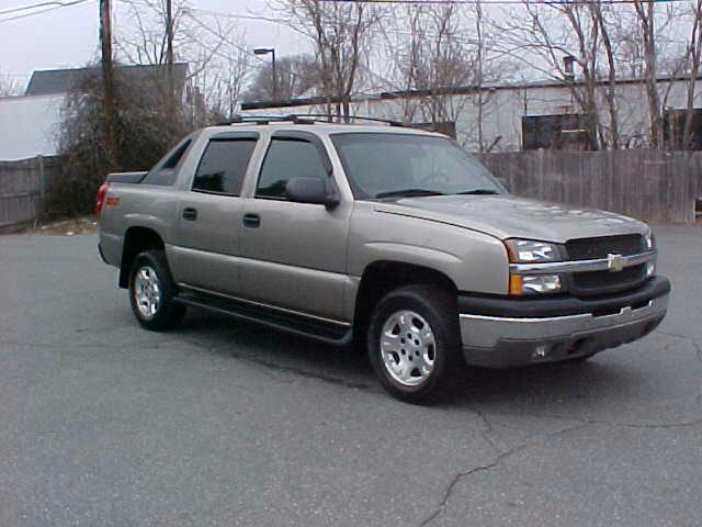 Chevrolet Avalanche 2003 photo 2