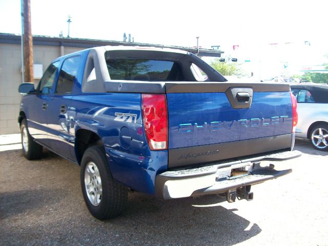 Chevrolet Avalanche 2003 photo 1
