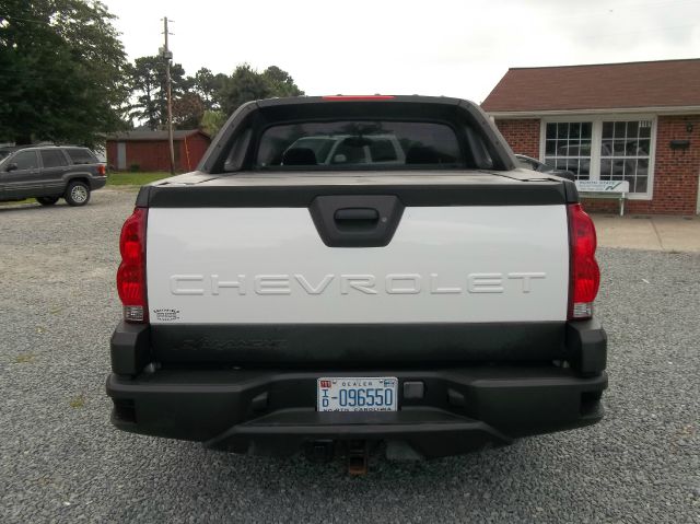 Chevrolet Avalanche 2003 photo 3