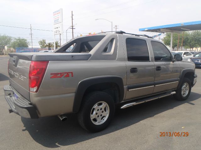 Chevrolet Avalanche 2003 photo 3