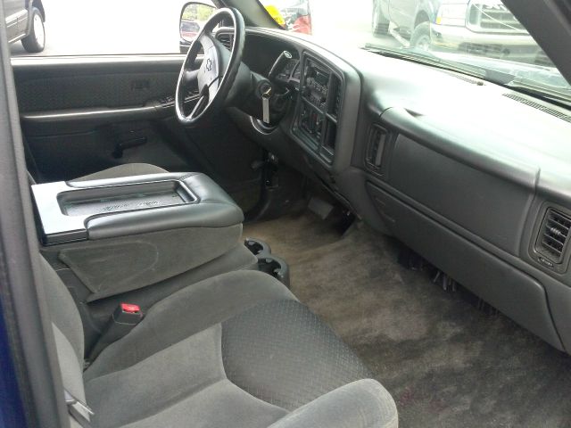 Chevrolet Avalanche C350 4dr Sdn 3.5L Sport RWD Sedan Pickup Truck