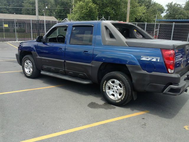 Chevrolet Avalanche 2003 photo 2