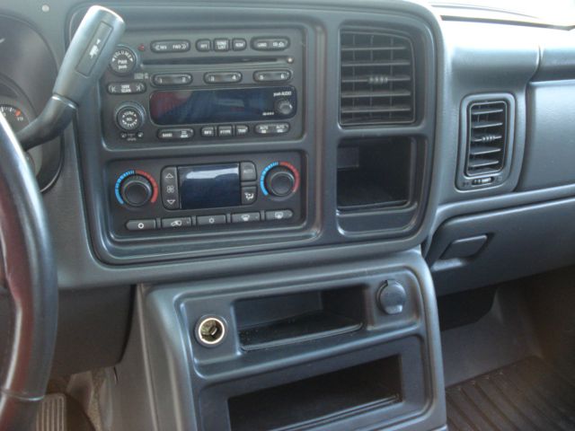 Chevrolet Avalanche C350 4dr Sdn 3.5L Sport RWD Sedan Pickup Truck