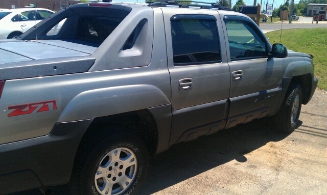 Chevrolet Avalanche 2003 photo 2